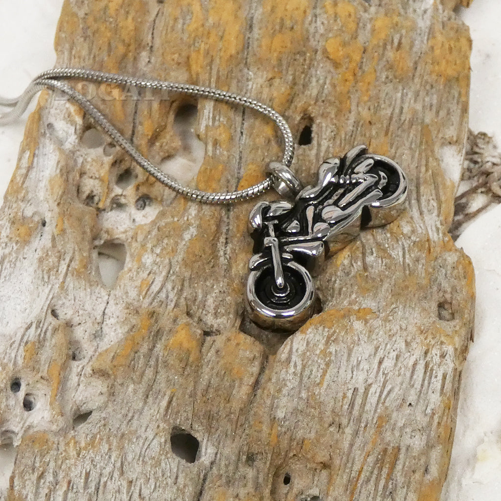 J-1706 Cruiser Motorcycle - Pendant With Chain