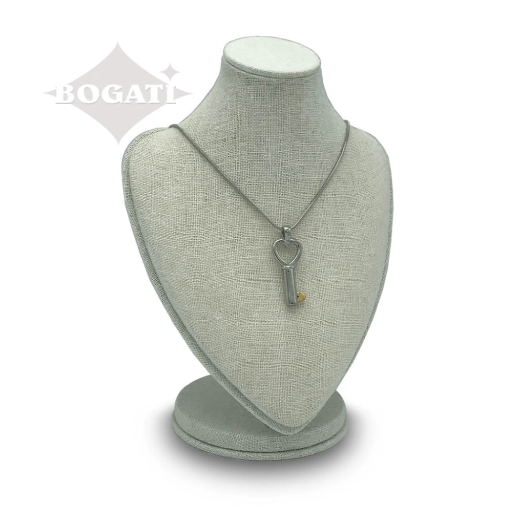 J-199 - Heart-shaped Key Bow with Heart Tip - Pendant with Chain