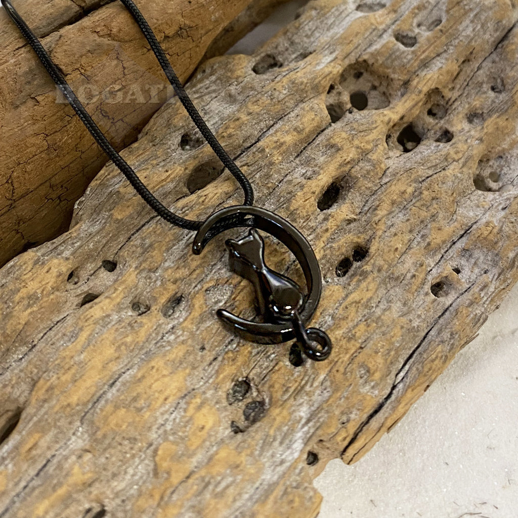 J-410 Cat In The Moon - Pendant With Chain