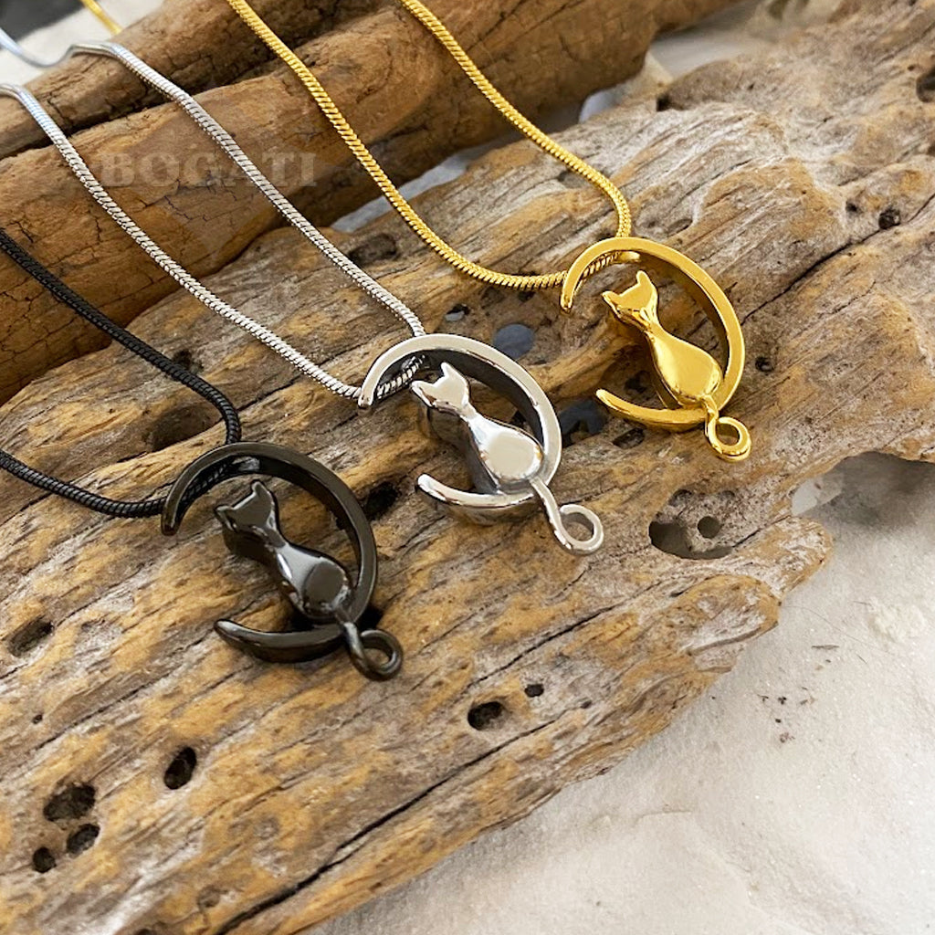 J-410 Cat In The Moon - Pendant With Chain