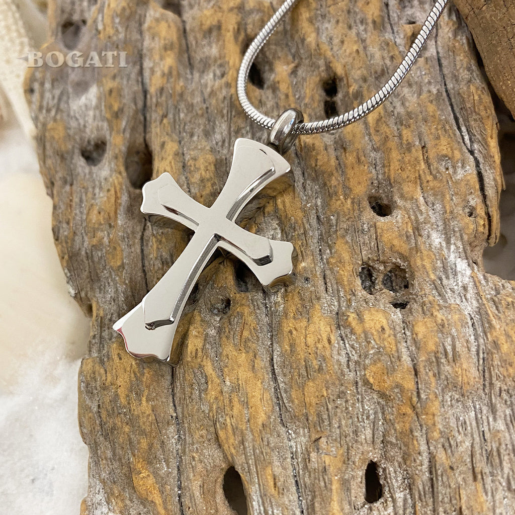 J-632 - Templar-look Cross - Pendant with Chain