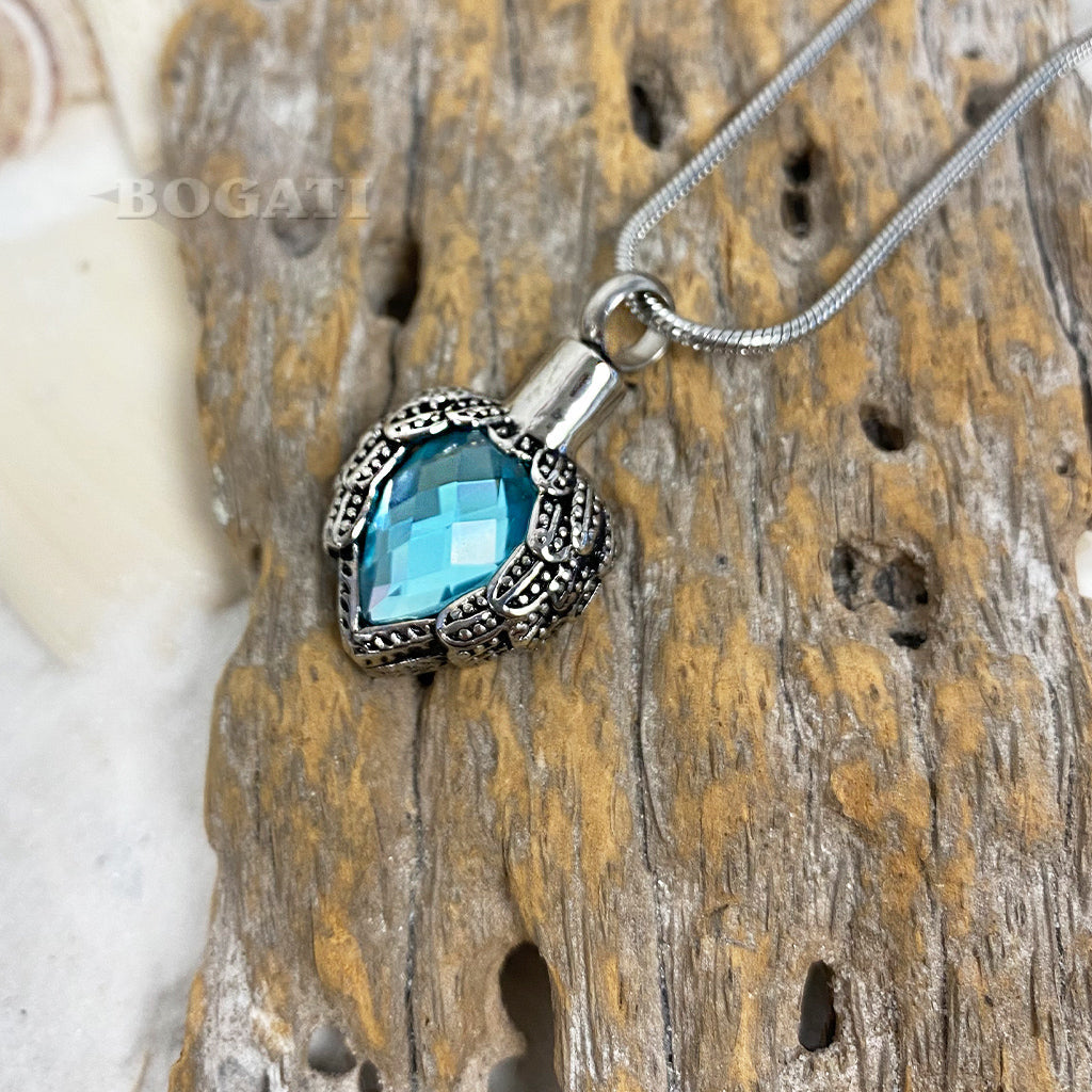 J-720 - Winged Heart-Stone - Pendant with Chain