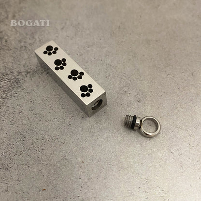 J-600 Bar with Four Paw Prints - Keychain