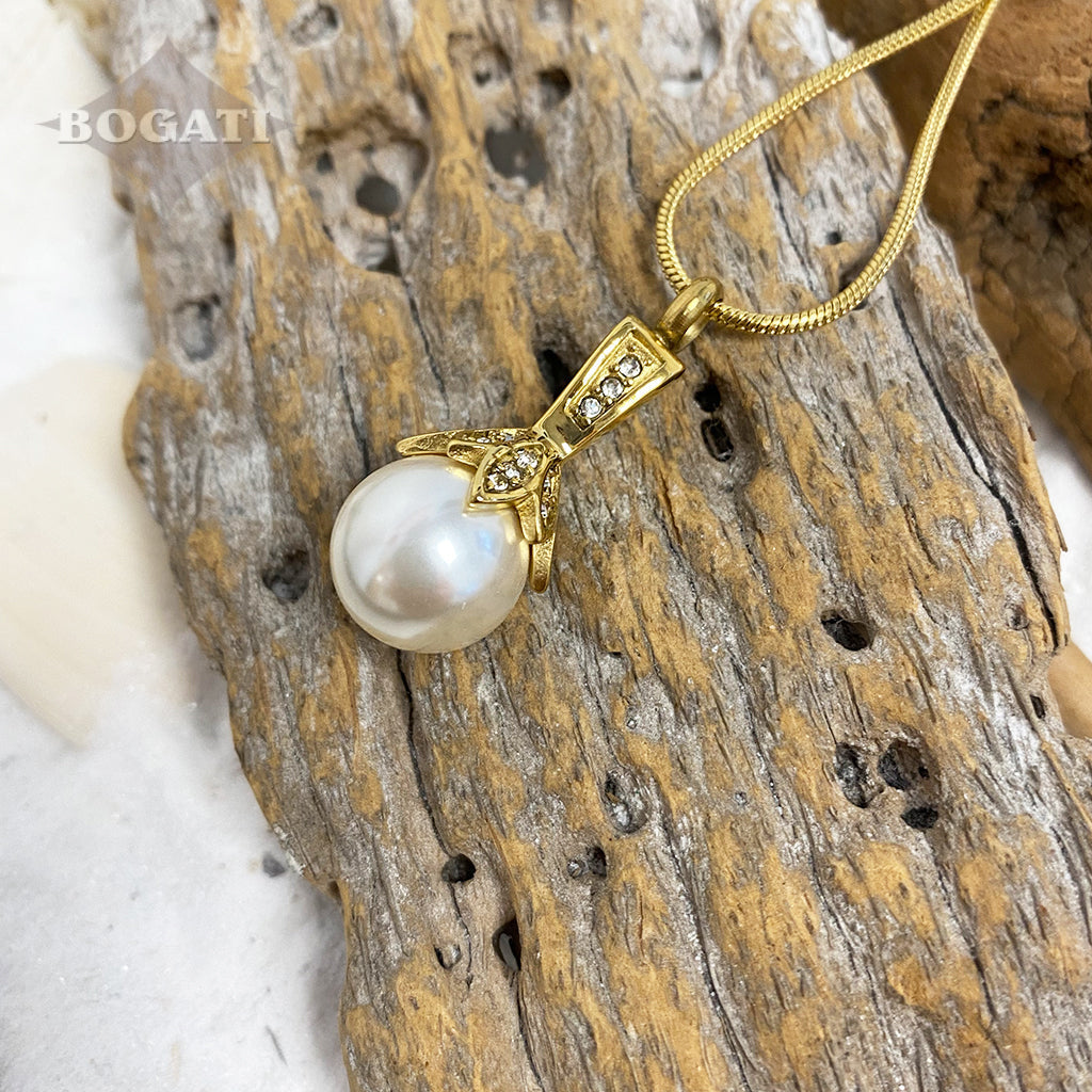 J-932 -Pearl with Rhinestones - Pendant with Chain