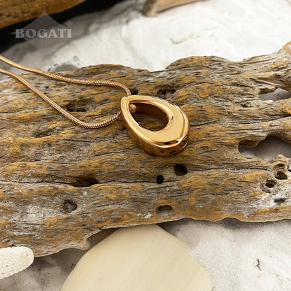 J-575 - Rounded Teardrop - Rose Gold-tone - Pendant with Chain