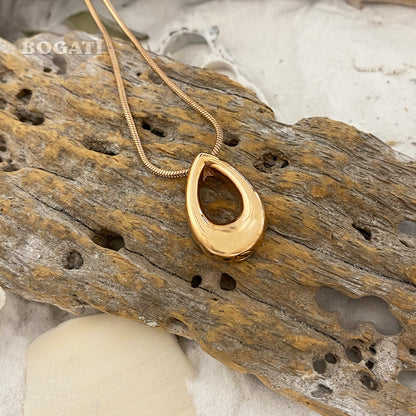 J-575 - Rounded Teardrop - Rose Gold-tone - Pendant with Chain